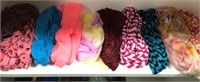 11 - LOT OF INFINITY SCARVES (R10)
