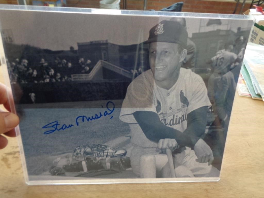 8X10 W CERT - STAN MUSIAL