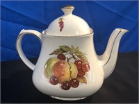Vintage Sadler Teapot and Lid