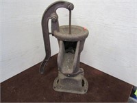 W L Davey Cast Iron Hand Water Pump