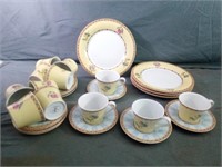 Beautiful Set of Fine Porcelain Royal Heritage