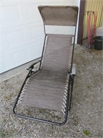 Folding chaise lounge lawn chair