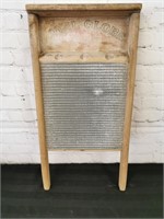 McFarlane Royal Globe Corrugated Tin Washboard