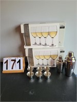 8 Wine Glasses ~ Sauce Cups ~ Drink Mixers