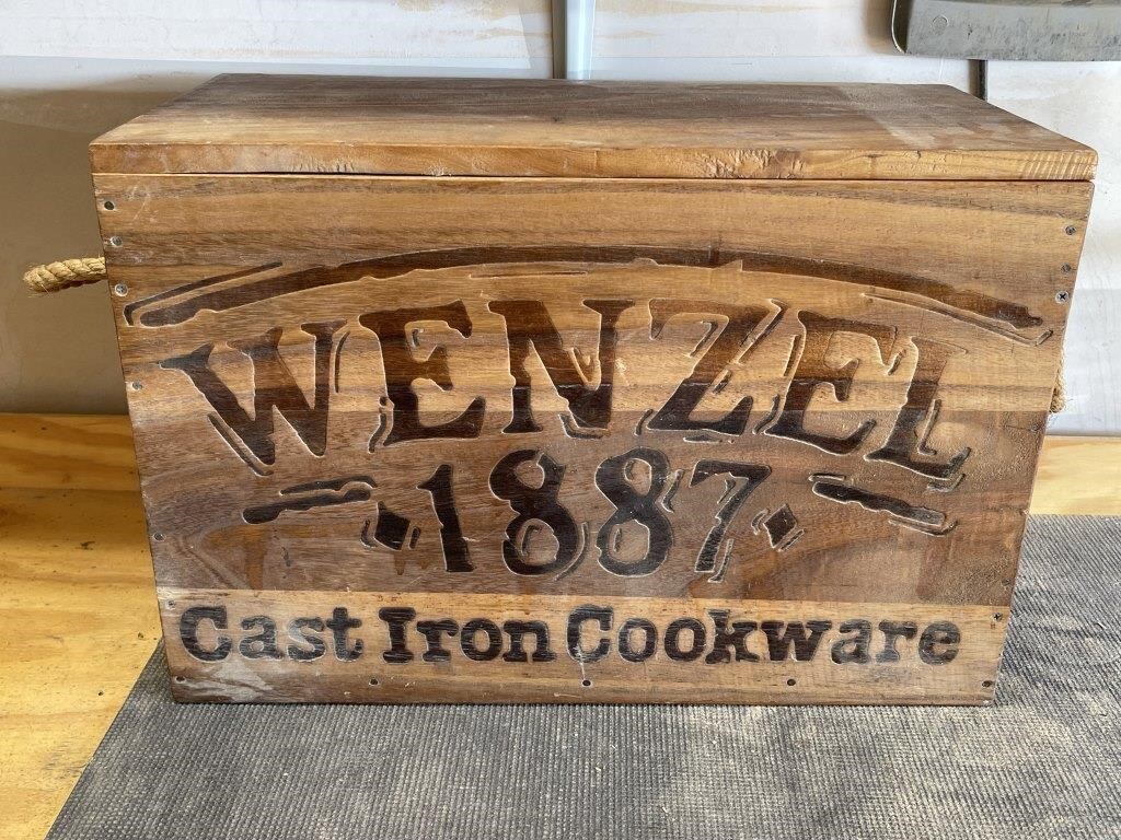 Wooden Wenzel Cookware Box