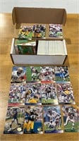 —- 1992 box of Loose football cards may or may