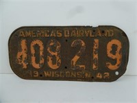 1942 Wisconsin Oval License Plate (As is)
