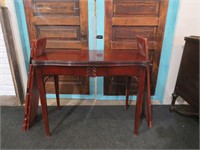 ANTIQUE TABLE C/W 3 -10" LEAFS