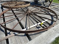 (1) Large Metal Wagon Wheel