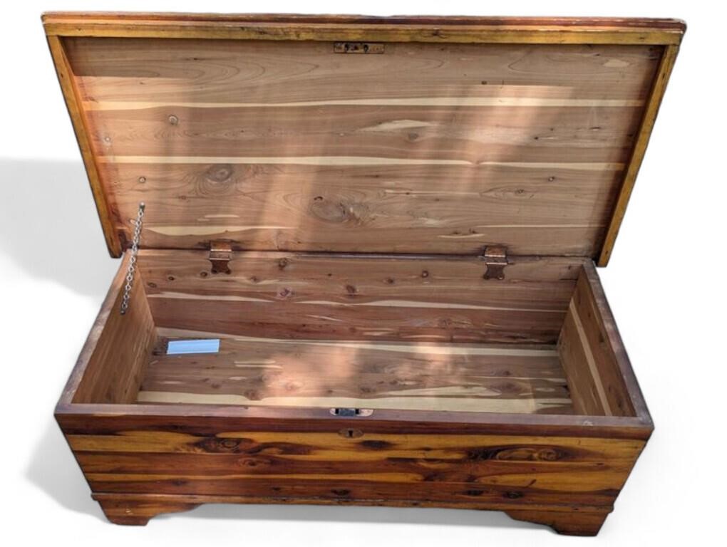 Cedar chest 37 in Long 17. In deep 14 in high