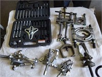 Assorted lot of gear pullers