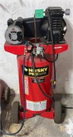 HUSKY AIR COMPRESSOR / FOR PARTS NOT WORKING