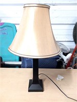 Table lamp with shade works black square base (A)