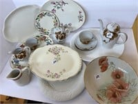 ASSORTED DISHES/TRAYS