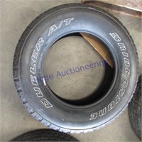 Bridgestone tire P255/70R18 Like-new