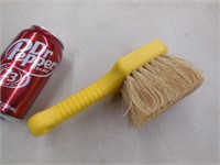 8" Rubbermaid Utility Brush