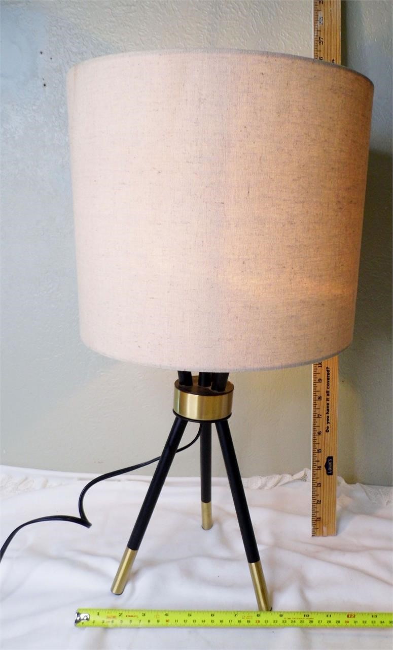 Tripod Table Lamp