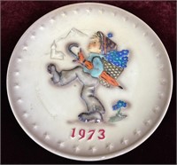 1973 Christmas Collector Plate(Hummel)