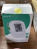 Aile X5 blood pressure machine
