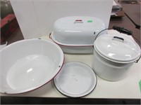 4 PIECE COLLECTION OF VINTAGE ENAMELWARE