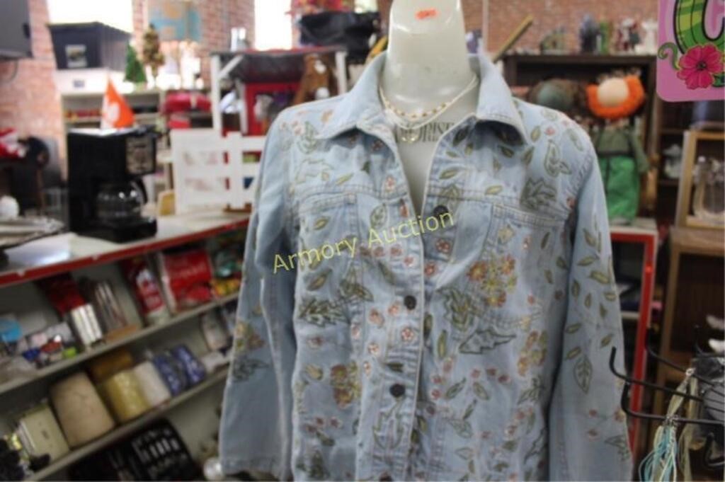 LADIES EMBROIDERED JACKET - NECKLACE - NOT DISPLAY