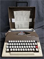Vintage Royal Safari portable typewriter