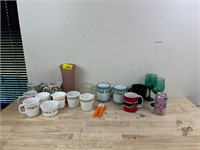 Coffee cups/kitchen lot