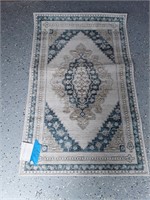 Accent rug