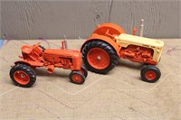 CASE 600 TOY TRACTOR AND CASE TOY TRACTOR