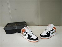 AIR JORDANS SIZE 5.5 YOUTH SNEAKERS