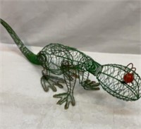 Metal lizard bobblehead yard ornament