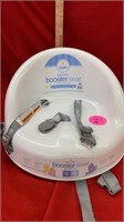 REGALO BOOSTER SEAT