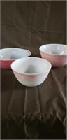 3 vintage pyrex bowls