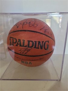 Multiple signatures on a Basketball