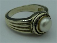 Sterling Silver Ladies Ring with Pearl