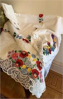 Fine Embroiderd Linen Lot