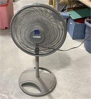 Lasko oscillating floor fan-3 speed-37 in 
Works