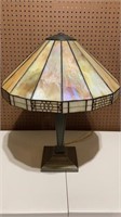 Vintage Tiffany style 25” table top lamp