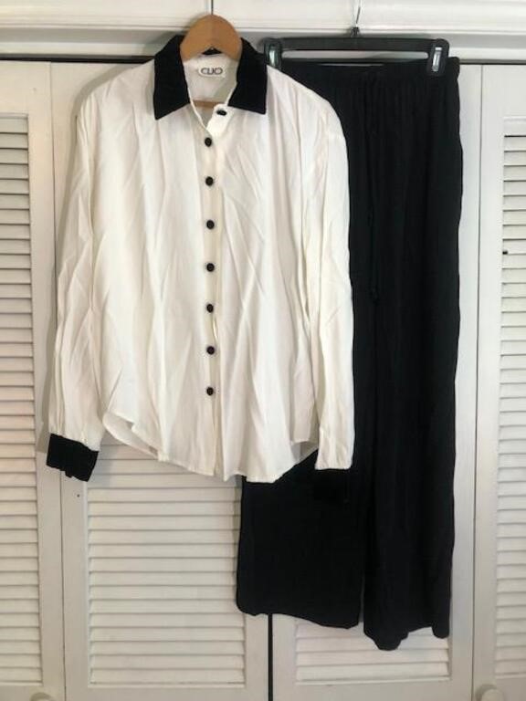 VINTAGE CLOTHING AUCTION - ENDING 7/2/2024