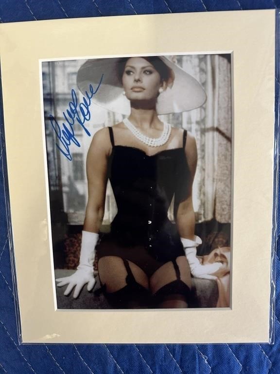 SIGNED SOPHIA LOREN WITH COA FROM ATOMIC AUTOGRAPH