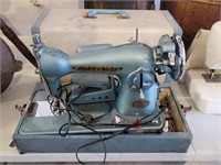 1911 - Good Condition Sovere Sewing Machine