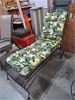 LIKE NEW METAL ORNATE CHAISE LOUNGER WITH CUSHIONS