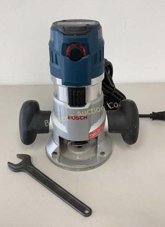 Bosch MR23EVS Router w/ Groove Slotting Cutter Bit