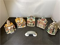 Vintage 6 Piece Christmas Villiage