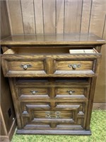 Wooden 5 drawer dresser w/ dove tail