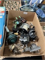 Fishing reels box lot