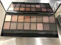 1X EYESHADOW PALETTE