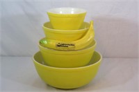Set 4 Yellow Pyrex Nesting Bowls