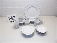 Crown Victoria China Service for 5