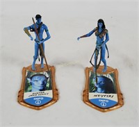 2 Avatar Movie Plastic Figures On Bases